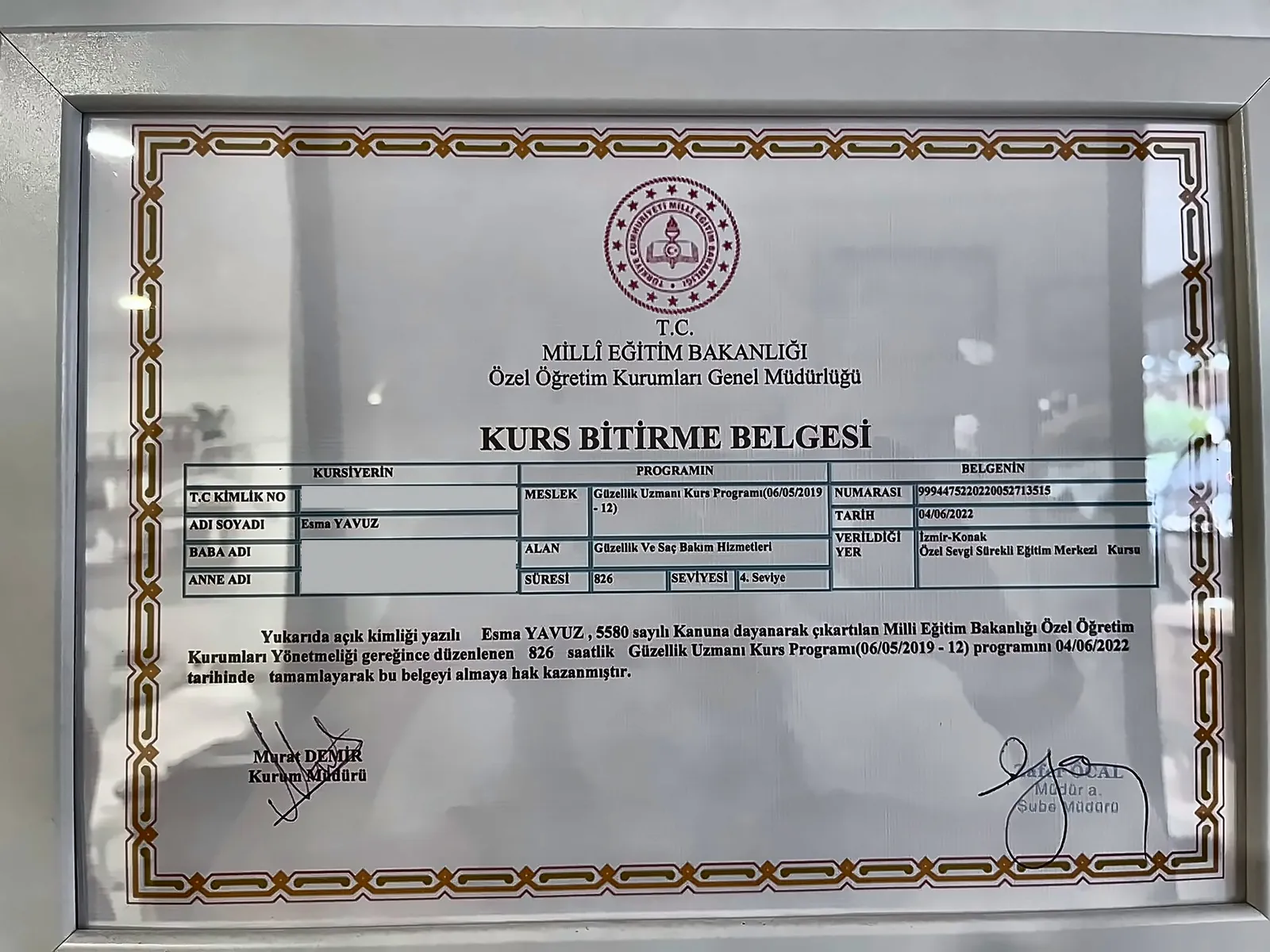 Güzellik Uzmanı Kurs Bitirme Belgesi (826 saat)